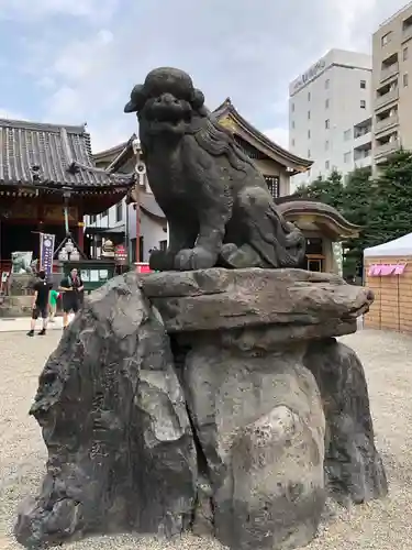 浅草神社の狛犬