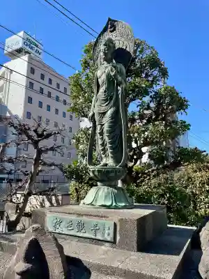 青巒寺の{uncategorized: "未分類", other: "その他", undefined: "問題あり", building: "その他建物", grave: "お墓", sacred_gate: "鳥居", guardian: "狛犬", statue: "像", buddha: "仏像", history: "歴史", nature: "自然", garden: "庭園", animal: "動物", pagoda: "塔", temizu: "手水舎", mountain_gate: "山門・神門", sanctuary: "本殿・本堂", subordinate: "末社・摂社", art: "芸術", scenery: "景色", jizo: "地蔵", ema: "絵馬", goshuin: "御朱印", omikuji: "おみくじ", items: "授与品その他", amulet: "お守り", goshuincho: "御朱印帳", eats: "食事", festival: "お祭り", votive_dance: "神楽", shichigosan: "七五三参", wedding: "結婚式", experience: "体験その他", initially: "初詣", around: "周辺", anti_infection: "感染症対策"}