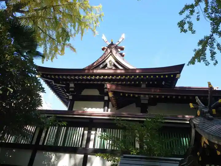 鳥越神社の本殿・本堂