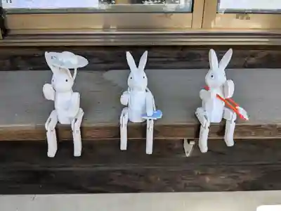 彌彦神社　(伊夜日子神社)の像