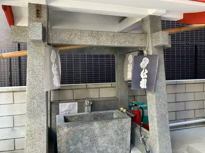 橘稲荷神社の{uncategorized: "未分類", other: "その他", undefined: "問題あり", building: "その他建物", grave: "お墓", sacred_gate: "鳥居", guardian: "狛犬", statue: "像", buddha: "仏像", history: "歴史", nature: "自然", garden: "庭園", animal: "動物", pagoda: "塔", temizu: "手水舎", mountain_gate: "山門・神門", sanctuary: "本殿・本堂", subordinate: "末社・摂社", art: "芸術", scenery: "景色", jizo: "地蔵", ema: "絵馬", goshuin: "御朱印", omikuji: "おみくじ", items: "授与品その他", amulet: "お守り", goshuincho: "御朱印帳", eats: "食事", festival: "お祭り", votive_dance: "神楽", shichigosan: "七五三参", wedding: "結婚式", experience: "体験その他", initially: "初詣", around: "周辺", anti_infection: "感染症対策"}