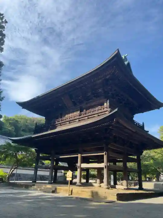 円覚寺の{uncategorized: "未分類", other: "その他", undefined: "問題あり", building: "その他建物", grave: "お墓", sacred_gate: "鳥居", guardian: "狛犬", statue: "像", buddha: "仏像", history: "歴史", nature: "自然", garden: "庭園", animal: "動物", pagoda: "塔", temizu: "手水舎", mountain_gate: "山門・神門", sanctuary: "本殿・本堂", subordinate: "末社・摂社", art: "芸術", scenery: "景色", jizo: "地蔵", ema: "絵馬", goshuin: "御朱印", omikuji: "おみくじ", items: "授与品その他", amulet: "お守り", goshuincho: "御朱印帳", eats: "食事", festival: "お祭り", votive_dance: "神楽", shichigosan: "七五三参", wedding: "結婚式", experience: "体験その他", initially: "初詣", around: "周辺", anti_infection: "感染症対策"}