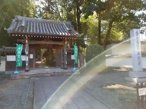 天台宗　長窪山　正覚寺の山門・神門