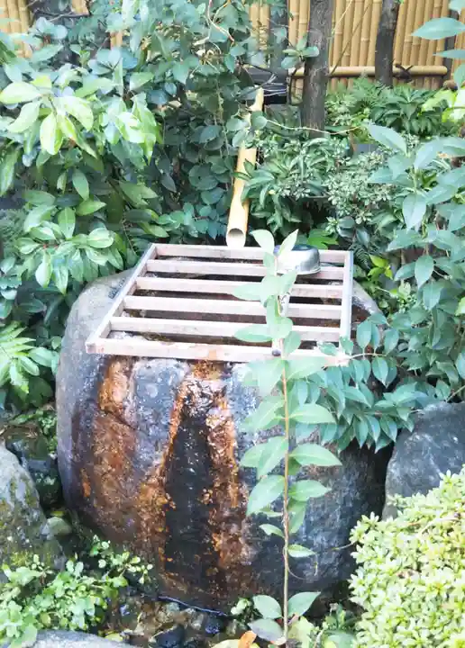 靍護稲荷神社の手水舎