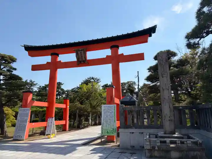 白山神社の{uncategorized: "未分類", other: "その他", undefined: "問題あり", building: "その他建物", grave: "お墓", sacred_gate: "鳥居", guardian: "狛犬", statue: "像", buddha: "仏像", history: "歴史", nature: "自然", garden: "庭園", animal: "動物", pagoda: "塔", temizu: "手水舎", mountain_gate: "山門・神門", sanctuary: "本殿・本堂", subordinate: "末社・摂社", art: "芸術", scenery: "景色", jizo: "地蔵", ema: "絵馬", goshuin: "御朱印", omikuji: "おみくじ", items: "授与品その他", amulet: "お守り", goshuincho: "御朱印帳", eats: "食事", festival: "お祭り", votive_dance: "神楽", shichigosan: "七五三参", wedding: "結婚式", experience: "体験その他", initially: "初詣", around: "周辺", anti_infection: "感染症対策"}
