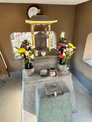 木津釈迦堂の{uncategorized: "未分類", other: "その他", undefined: "問題あり", building: "その他建物", grave: "お墓", sacred_gate: "鳥居", guardian: "狛犬", statue: "像", buddha: "仏像", history: "歴史", nature: "自然", garden: "庭園", animal: "動物", pagoda: "塔", temizu: "手水舎", mountain_gate: "山門・神門", sanctuary: "本殿・本堂", subordinate: "末社・摂社", art: "芸術", scenery: "景色", jizo: "地蔵", ema: "絵馬", goshuin: "御朱印", omikuji: "おみくじ", items: "授与品その他", amulet: "お守り", goshuincho: "御朱印帳", eats: "食事", festival: "お祭り", votive_dance: "神楽", shichigosan: "七五三参", wedding: "結婚式", experience: "体験その他", initially: "初詣", around: "周辺", anti_infection: "感染症対策"}