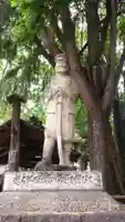 神明社の像