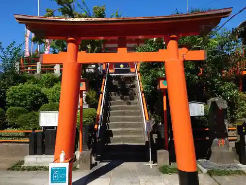 塚越稲荷神社の鳥居