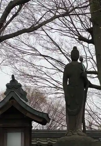 待乳山聖天（本龍院）の{uncategorized: "未分類", other: "その他", undefined: "問題あり", building: "その他建物", grave: "お墓", sacred_gate: "鳥居", guardian: "狛犬", statue: "像", buddha: "仏像", history: "歴史", nature: "自然", garden: "庭園", animal: "動物", pagoda: "塔", temizu: "手水舎", mountain_gate: "山門・神門", sanctuary: "本殿・本堂", subordinate: "末社・摂社", art: "芸術", scenery: "景色", jizo: "地蔵", ema: "絵馬", goshuin: "御朱印", omikuji: "おみくじ", items: "授与品その他", amulet: "お守り", goshuincho: "御朱印帳", eats: "食事", festival: "お祭り", votive_dance: "神楽", shichigosan: "七五三参", wedding: "結婚式", experience: "体験その他", initially: "初詣", around: "周辺", anti_infection: "感染症対策"}