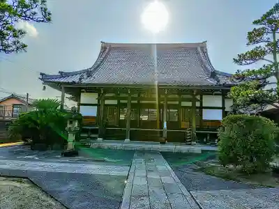 西来寺の本殿・本堂