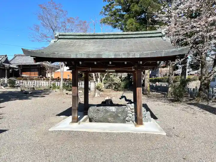 鈴休神社の手水舎