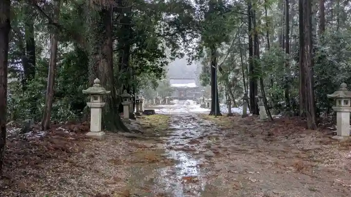 岡高神社の{uncategorized: "未分類", other: "その他", undefined: "問題あり", building: "その他建物", grave: "お墓", sacred_gate: "鳥居", guardian: "狛犬", statue: "像", buddha: "仏像", history: "歴史", nature: "自然", garden: "庭園", animal: "動物", pagoda: "塔", temizu: "手水舎", mountain_gate: "山門・神門", sanctuary: "本殿・本堂", subordinate: "末社・摂社", art: "芸術", scenery: "景色", jizo: "地蔵", ema: "絵馬", goshuin: "御朱印", omikuji: "おみくじ", items: "授与品その他", amulet: "お守り", goshuincho: "御朱印帳", eats: "食事", festival: "お祭り", votive_dance: "神楽", shichigosan: "七五三参", wedding: "結婚式", experience: "体験その他", initially: "初詣", around: "周辺", anti_infection: "感染症対策"}