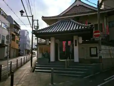 どんどろ大師善福寺の山門・神門