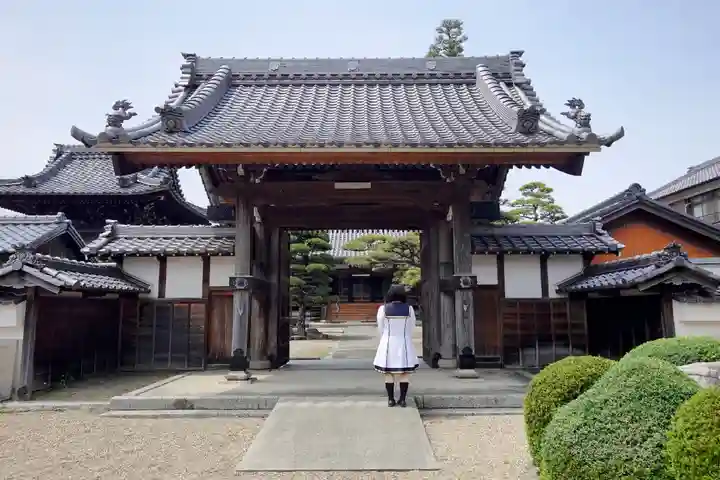 西方寺の山門・神門