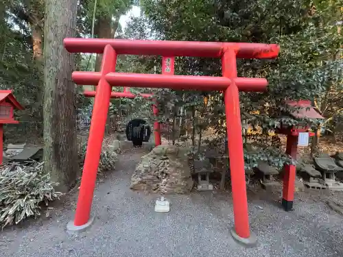 冠稲荷神社の{uncategorized: "未分類", other: "その他", undefined: "問題あり", building: "その他建物", grave: "お墓", sacred_gate: "鳥居", guardian: "狛犬", statue: "像", buddha: "仏像", history: "歴史", nature: "自然", garden: "庭園", animal: "動物", pagoda: "塔", temizu: "手水舎", mountain_gate: "山門・神門", sanctuary: "本殿・本堂", subordinate: "末社・摂社", art: "芸術", scenery: "景色", jizo: "地蔵", ema: "絵馬", goshuin: "御朱印", omikuji: "おみくじ", items: "授与品その他", amulet: "お守り", goshuincho: "御朱印帳", eats: "食事", festival: "お祭り", votive_dance: "神楽", shichigosan: "七五三参", wedding: "結婚式", experience: "体験その他", initially: "初詣", around: "周辺", anti_infection: "感染症対策"}