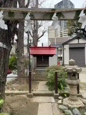 橋戸稲荷神社の{uncategorized: "未分類", other: "その他", undefined: "問題あり", building: "その他建物", grave: "お墓", sacred_gate: "鳥居", guardian: "狛犬", statue: "像", buddha: "仏像", history: "歴史", nature: "自然", garden: "庭園", animal: "動物", pagoda: "塔", temizu: "手水舎", mountain_gate: "山門・神門", sanctuary: "本殿・本堂", subordinate: "末社・摂社", art: "芸術", scenery: "景色", jizo: "地蔵", ema: "絵馬", goshuin: "御朱印", omikuji: "おみくじ", items: "授与品その他", amulet: "お守り", goshuincho: "御朱印帳", eats: "食事", festival: "お祭り", votive_dance: "神楽", shichigosan: "七五三参", wedding: "結婚式", experience: "体験その他", initially: "初詣", around: "周辺", anti_infection: "感染症対策"}
