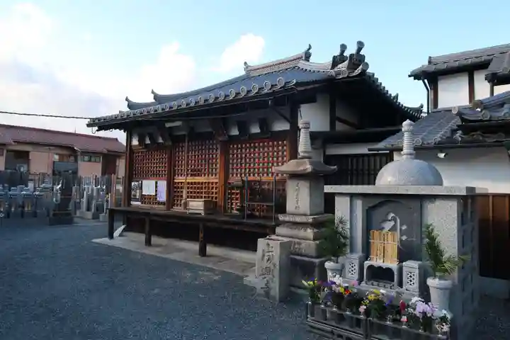 城興寺の本殿・本堂