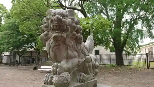 於菊稲荷神社の狛犬