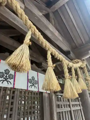 諏訪大社上社前宮の{uncategorized: "未分類", other: "その他", undefined: "問題あり", building: "その他建物", grave: "お墓", sacred_gate: "鳥居", guardian: "狛犬", statue: "像", buddha: "仏像", history: "歴史", nature: "自然", garden: "庭園", animal: "動物", pagoda: "塔", temizu: "手水舎", mountain_gate: "山門・神門", sanctuary: "本殿・本堂", subordinate: "末社・摂社", art: "芸術", scenery: "景色", jizo: "地蔵", ema: "絵馬", goshuin: "御朱印", omikuji: "おみくじ", items: "授与品その他", amulet: "お守り", goshuincho: "御朱印帳", eats: "食事", festival: "お祭り", votive_dance: "神楽", shichigosan: "七五三参", wedding: "結婚式", experience: "体験その他", initially: "初詣", around: "周辺", anti_infection: "感染症対策"}