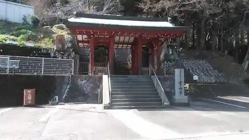 霊山寺の山門