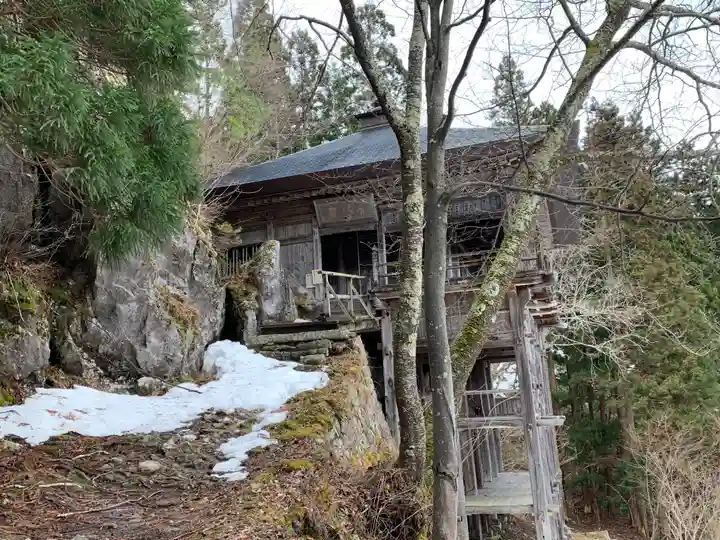 左下り観音堂の本殿・本堂