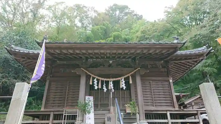高尾山麓氷川神社の本殿・本堂