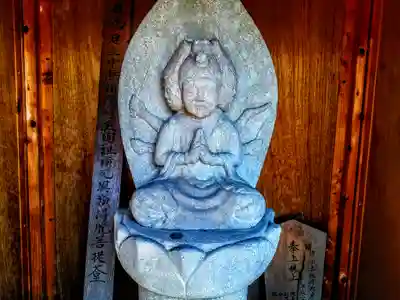 観音堂の仏像