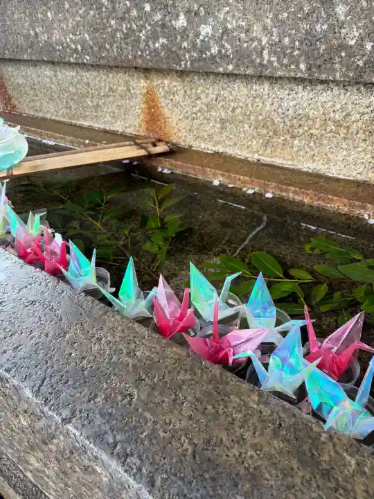 吉野神宮の{uncategorized: "未分類", other: "その他", undefined: "問題あり", building: "その他建物", grave: "お墓", sacred_gate: "鳥居", guardian: "狛犬", statue: "像", buddha: "仏像", history: "歴史", nature: "自然", garden: "庭園", animal: "動物", pagoda: "塔", temizu: "手水舎", mountain_gate: "山門・神門", sanctuary: "本殿・本堂", subordinate: "末社・摂社", art: "芸術", scenery: "景色", jizo: "地蔵", ema: "絵馬", goshuin: "御朱印", omikuji: "おみくじ", items: "授与品その他", amulet: "お守り", goshuincho: "御朱印帳", eats: "食事", festival: "お祭り", votive_dance: "神楽", shichigosan: "七五三参", wedding: "結婚式", experience: "体験その他", initially: "初詣", around: "周辺", anti_infection: "感染症対策"}