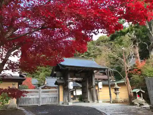 明王院の山門・神門