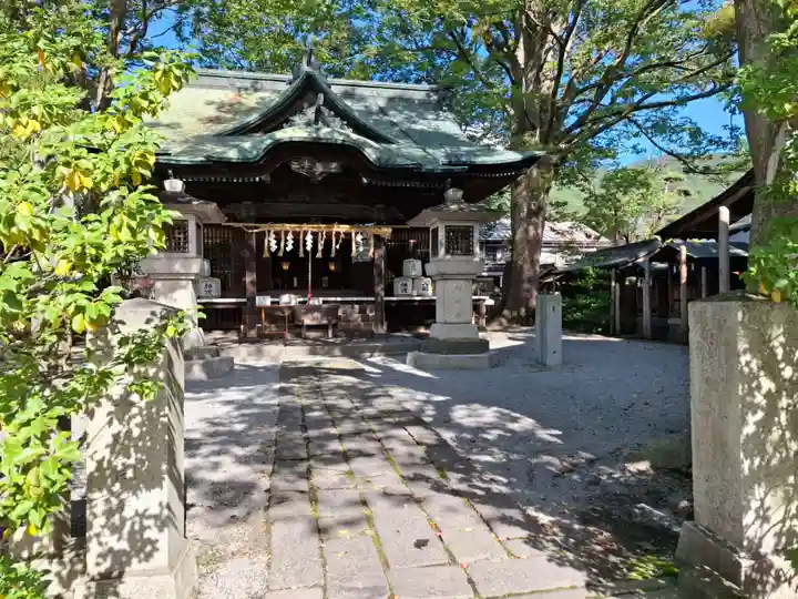 八剣神社の本殿・本堂