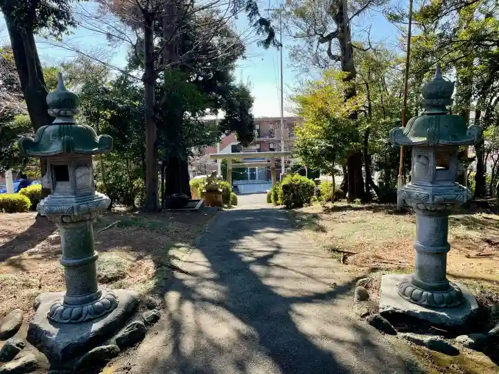 伊勢社の{uncategorized: "未分類", other: "その他", undefined: "問題あり", building: "その他建物", grave: "お墓", sacred_gate: "鳥居", guardian: "狛犬", statue: "像", buddha: "仏像", history: "歴史", nature: "自然", garden: "庭園", animal: "動物", pagoda: "塔", temizu: "手水舎", mountain_gate: "山門・神門", sanctuary: "本殿・本堂", subordinate: "末社・摂社", art: "芸術", scenery: "景色", jizo: "地蔵", ema: "絵馬", goshuin: "御朱印", omikuji: "おみくじ", items: "授与品その他", amulet: "お守り", goshuincho: "御朱印帳", eats: "食事", festival: "お祭り", votive_dance: "神楽", shichigosan: "七五三参", wedding: "結婚式", experience: "体験その他", initially: "初詣", around: "周辺", anti_infection: "感染症対策"}