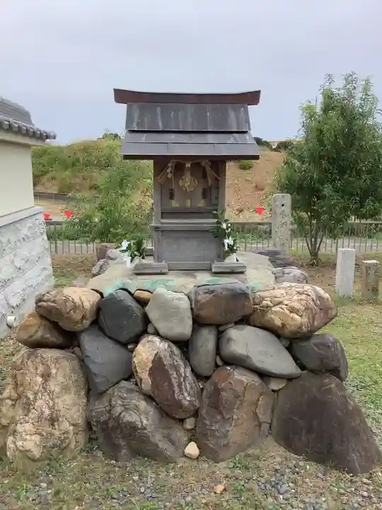 八龍神社(東八龍社)の末社・摂社