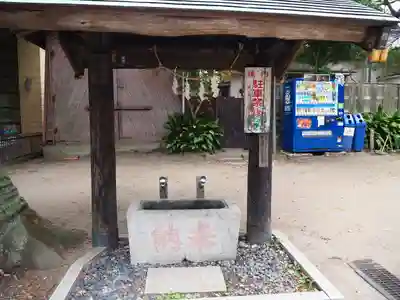 亀岡八幡宮（亀岡八幡神社）の手水舎