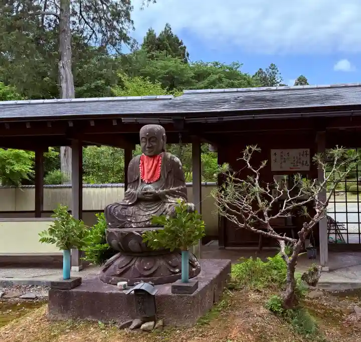 常高寺の{uncategorized: "未分類", other: "その他", undefined: "問題あり", building: "その他建物", grave: "お墓", sacred_gate: "鳥居", guardian: "狛犬", statue: "像", buddha: "仏像", history: "歴史", nature: "自然", garden: "庭園", animal: "動物", pagoda: "塔", temizu: "手水舎", mountain_gate: "山門・神門", sanctuary: "本殿・本堂", subordinate: "末社・摂社", art: "芸術", scenery: "景色", jizo: "地蔵", ema: "絵馬", goshuin: "御朱印", omikuji: "おみくじ", items: "授与品その他", amulet: "お守り", goshuincho: "御朱印帳", eats: "食事", festival: "お祭り", votive_dance: "神楽", shichigosan: "七五三参", wedding: "結婚式", experience: "体験その他", initially: "初詣", around: "周辺", anti_infection: "感染症対策"}