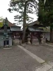 善光寺大勧進の末社