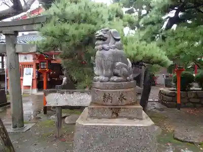 湊稲荷神社の狛犬