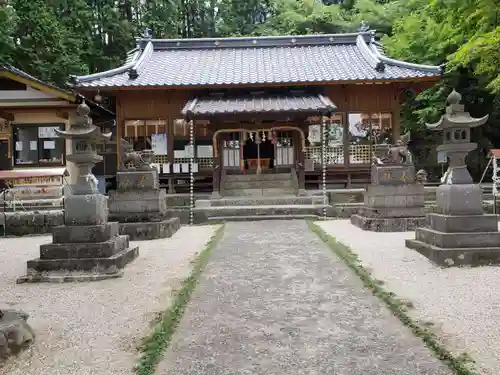 男女神社の本殿