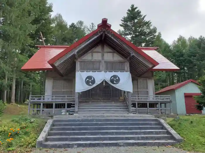 小澤神社の本殿