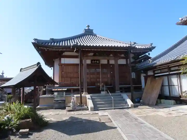蓮台寺の本殿・本堂