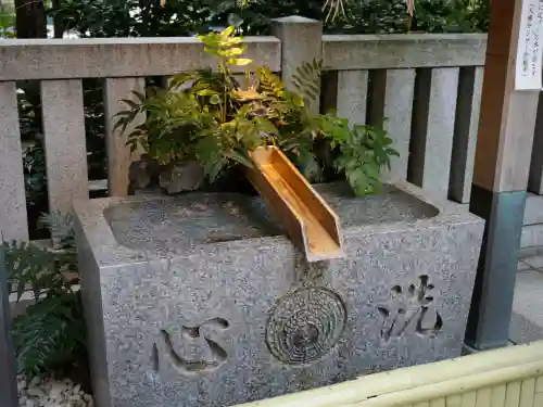 福徳神社（芽吹稲荷）の{uncategorized: "未分類", other: "その他", undefined: "問題あり", building: "その他建物", grave: "お墓", sacred_gate: "鳥居", guardian: "狛犬", statue: "像", buddha: "仏像", history: "歴史", nature: "自然", garden: "庭園", animal: "動物", pagoda: "塔", temizu: "手水舎", mountain_gate: "山門・神門", sanctuary: "本殿・本堂", subordinate: "末社・摂社", art: "芸術", scenery: "景色", jizo: "地蔵", ema: "絵馬", goshuin: "御朱印", omikuji: "おみくじ", items: "授与品その他", amulet: "お守り", goshuincho: "御朱印帳", eats: "食事", festival: "お祭り", votive_dance: "神楽", shichigosan: "七五三参", wedding: "結婚式", experience: "体験その他", initially: "初詣", around: "周辺", anti_infection: "感染症対策"}