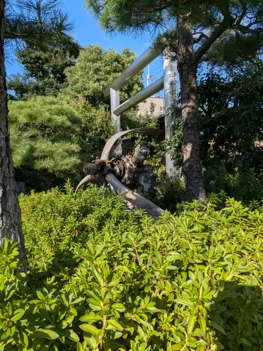 飛行神社の{uncategorized: "未分類", other: "その他", undefined: "問題あり", building: "その他建物", grave: "お墓", sacred_gate: "鳥居", guardian: "狛犬", statue: "像", buddha: "仏像", history: "歴史", nature: "自然", garden: "庭園", animal: "動物", pagoda: "塔", temizu: "手水舎", mountain_gate: "山門・神門", sanctuary: "本殿・本堂", subordinate: "末社・摂社", art: "芸術", scenery: "景色", jizo: "地蔵", ema: "絵馬", goshuin: "御朱印", omikuji: "おみくじ", items: "授与品その他", amulet: "お守り", goshuincho: "御朱印帳", eats: "食事", festival: "お祭り", votive_dance: "神楽", shichigosan: "七五三参", wedding: "結婚式", experience: "体験その他", initially: "初詣", around: "周辺", anti_infection: "感染症対策"}