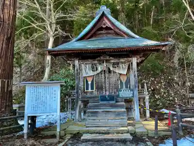 厳島神社（嚴島神社）の{uncategorized: "未分類", other: "その他", undefined: "問題あり", building: "その他建物", grave: "お墓", sacred_gate: "鳥居", guardian: "狛犬", statue: "像", buddha: "仏像", history: "歴史", nature: "自然", garden: "庭園", animal: "動物", pagoda: "塔", temizu: "手水舎", mountain_gate: "山門・神門", sanctuary: "本殿・本堂", subordinate: "末社・摂社", art: "芸術", scenery: "景色", jizo: "地蔵", ema: "絵馬", goshuin: "御朱印", omikuji: "おみくじ", items: "授与品その他", amulet: "お守り", goshuincho: "御朱印帳", eats: "食事", festival: "お祭り", votive_dance: "神楽", shichigosan: "七五三参", wedding: "結婚式", experience: "体験その他", initially: "初詣", around: "周辺", anti_infection: "感染症対策"}
