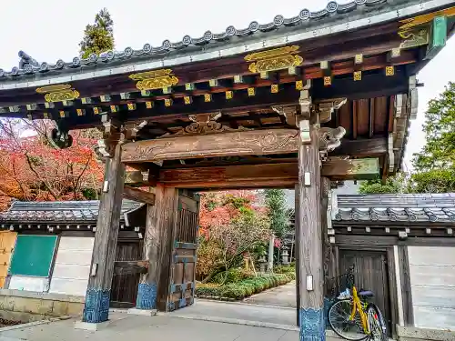 西運寺の山門・神門