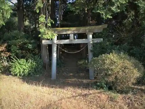 稲荷神社　仁王尊の鳥居