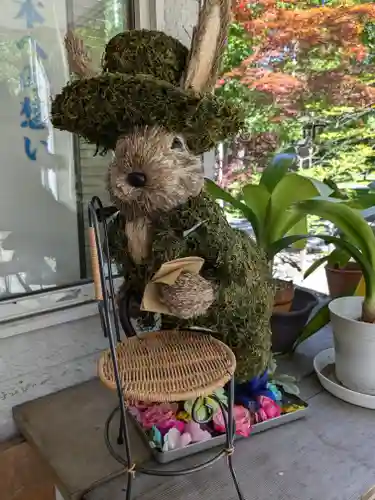 彌彦神社　(伊夜日子神社)の像