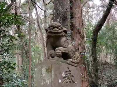 諏訪神社の狛犬