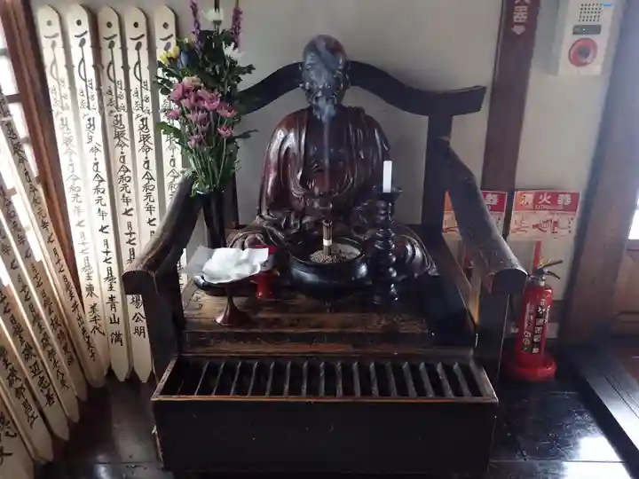 長遠寺の本殿・本堂