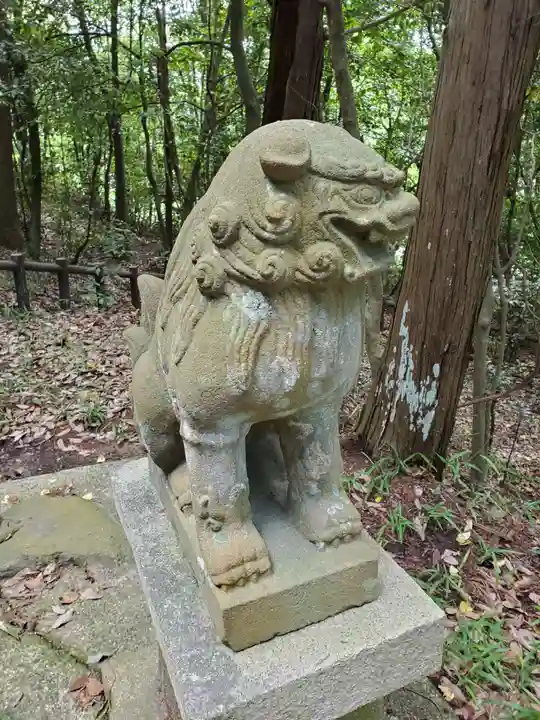 堅田神社の狛犬