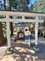 白龍神社の{uncategorized: "未分類", other: "その他", undefined: "問題あり", building: "その他建物", grave: "お墓", sacred_gate: "鳥居", guardian: "狛犬", statue: "像", buddha: "仏像", history: "歴史", nature: "自然", garden: "庭園", animal: "動物", pagoda: "塔", temizu: "手水舎", mountain_gate: "山門・神門", sanctuary: "本殿・本堂", subordinate: "末社・摂社", art: "芸術", scenery: "景色", jizo: "地蔵", ema: "絵馬", goshuin: "御朱印", omikuji: "おみくじ", items: "授与品その他", amulet: "お守り", goshuincho: "御朱印帳", eats: "食事", festival: "お祭り", votive_dance: "神楽", shichigosan: "七五三参", wedding: "結婚式", experience: "体験その他", initially: "初詣", around: "周辺", anti_infection: "感染症対策"}