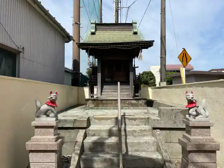 御社母子稲荷神社の{uncategorized: "未分類", other: "その他", undefined: "問題あり", building: "その他建物", grave: "お墓", sacred_gate: "鳥居", guardian: "狛犬", statue: "像", buddha: "仏像", history: "歴史", nature: "自然", garden: "庭園", animal: "動物", pagoda: "塔", temizu: "手水舎", mountain_gate: "山門・神門", sanctuary: "本殿・本堂", subordinate: "末社・摂社", art: "芸術", scenery: "景色", jizo: "地蔵", ema: "絵馬", goshuin: "御朱印", omikuji: "おみくじ", items: "授与品その他", amulet: "お守り", goshuincho: "御朱印帳", eats: "食事", festival: "お祭り", votive_dance: "神楽", shichigosan: "七五三参", wedding: "結婚式", experience: "体験その他", initially: "初詣", around: "周辺", anti_infection: "感染症対策"}